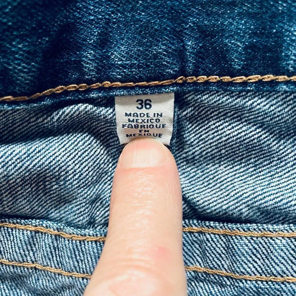 TRUE RELIGION STRAIGHT LEG MED WASH FLAP POCKET JEANS Sz 36